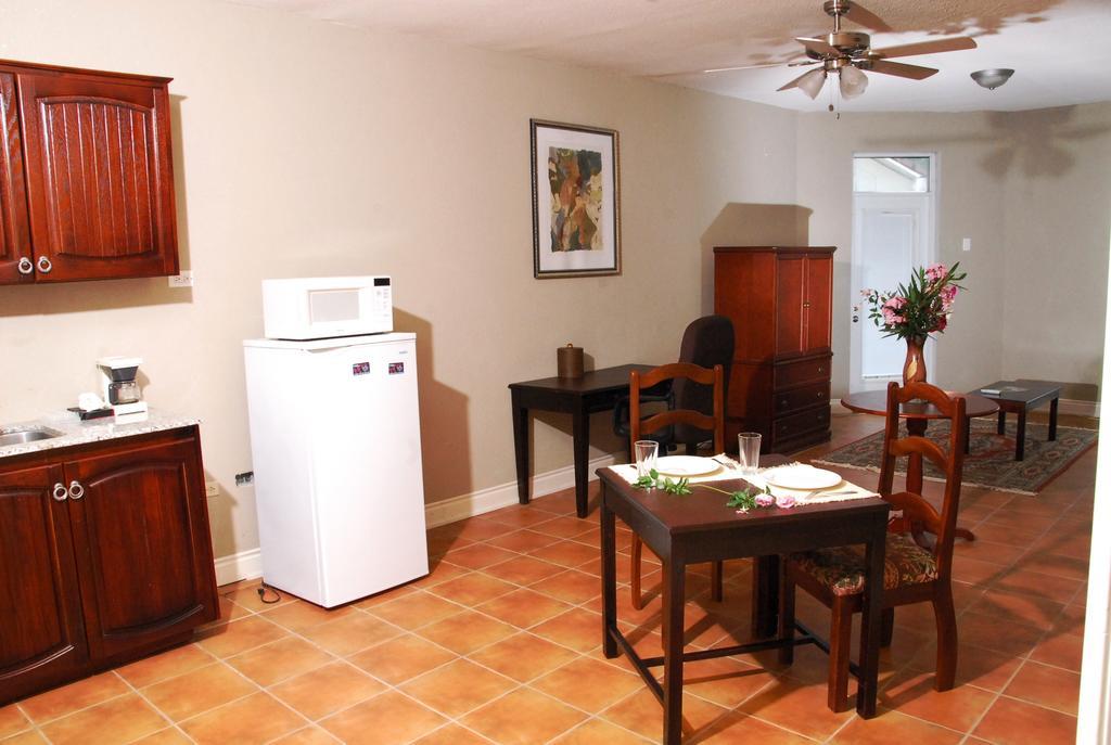 Guest House Villa Mishkan Runaway Bay Oda fotoğraf