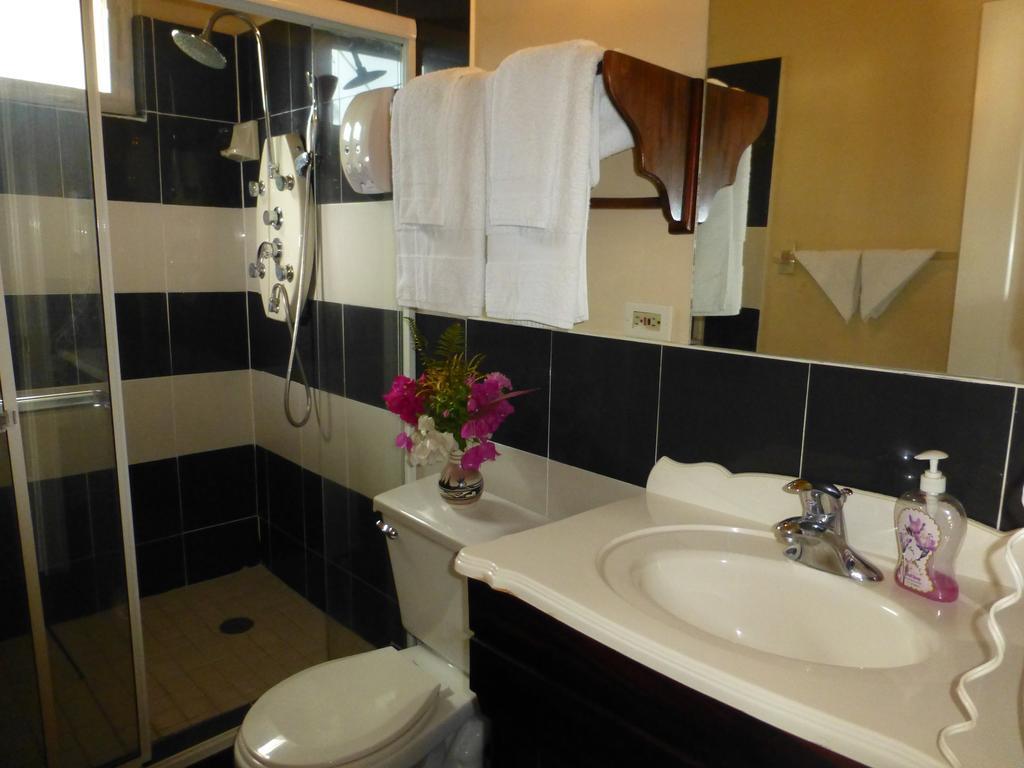 Guest House Villa Mishkan Runaway Bay Oda fotoğraf