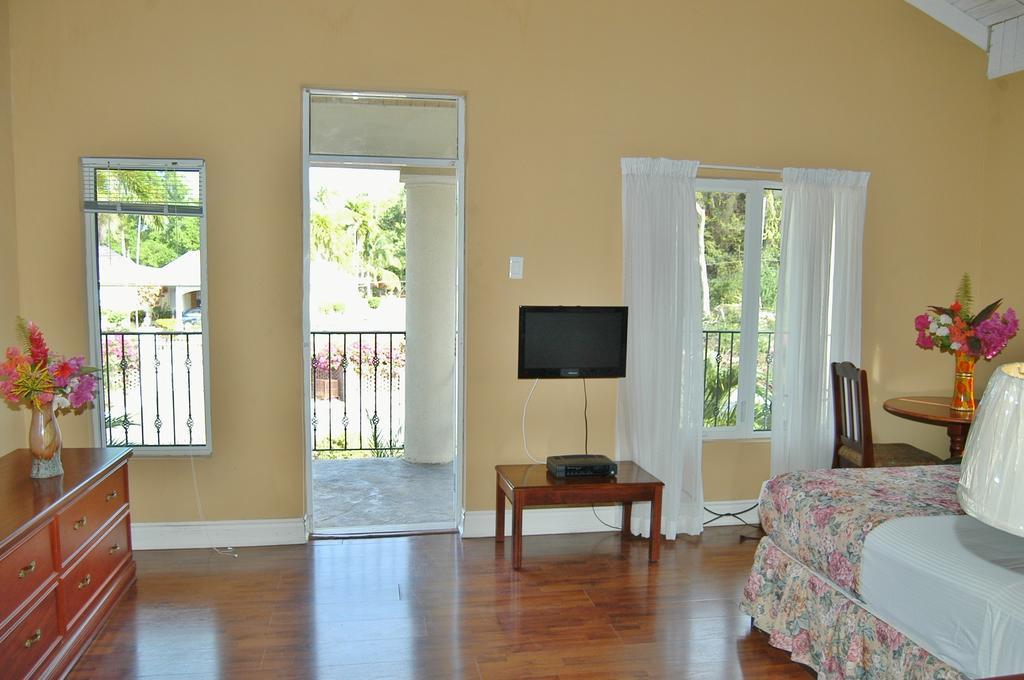 Guest House Villa Mishkan Runaway Bay Oda fotoğraf