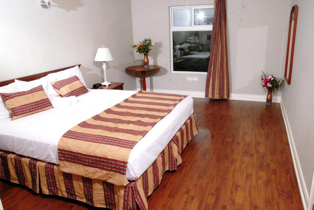 Guest House Villa Mishkan Runaway Bay Oda fotoğraf